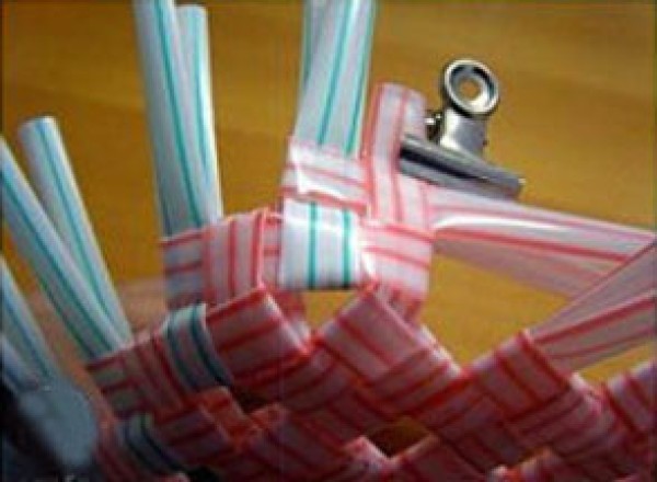 Tutorial on using waste beverage straws to make storage baskets