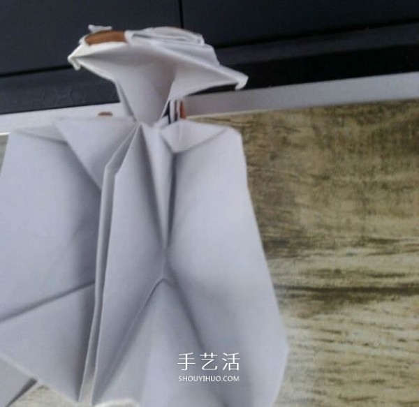 The origami method of complex small animal origami 3D squirrel with CP diagram