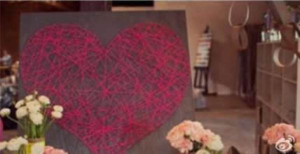 DIY heart-shaped home decoration board