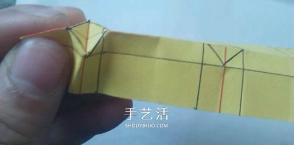 A piece of paper! Illustrated tutorial on how to fold handmade origami roses