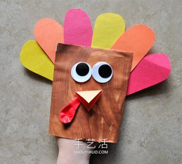 Tutorial on how to make turkey puppets from a paper bag