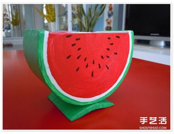 Use large transparent film tube waste to DIY a watermelon storage box