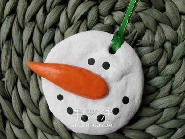 A collection of simple and cute handmade snowman pictures