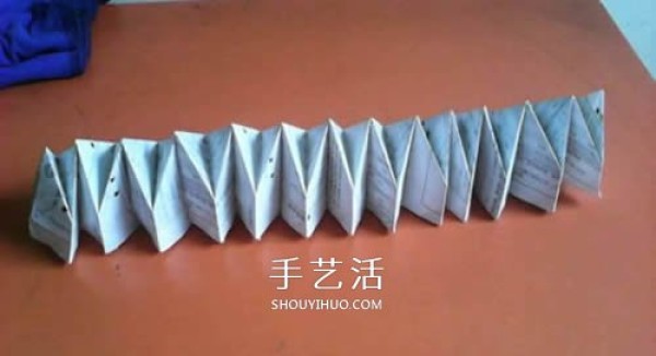 Illustration of the folding method of handmade paper fireworks, step-by-step diagram of the method of origami fireworks