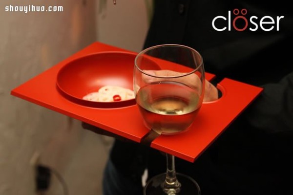 Closer Plate, a one-handed dinner plate that will never be tipped over