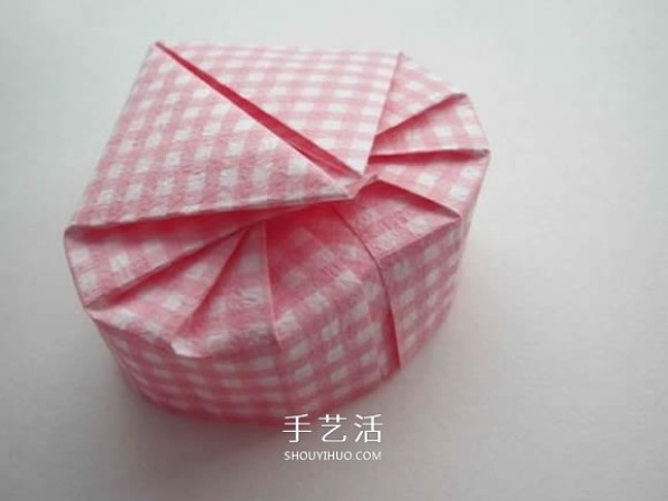 How to fold a love box and how to fold a heart-shaped carton with a lid and the steps Illustrations