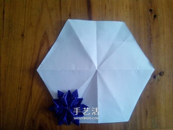 3D three-dimensional snowflake origami illustration, how to fold complex and exquisite snowflakes