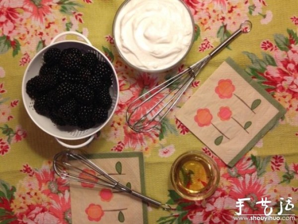 How to make blackberry yogurt ice cream and blackberry yogurt ice cream making tutorial