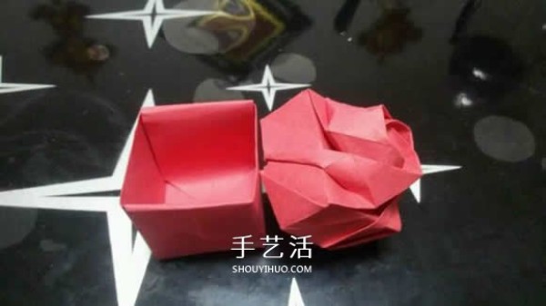 How to fold a rose carton and illustrate the origami Valentines Day rose gift box