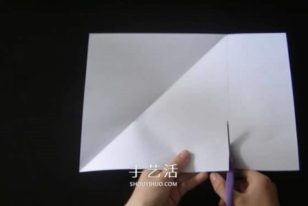 Illustration of the folding method of a simple garbage box, handmade origami square garbage box