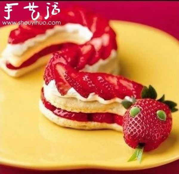 Strawberry DIY Snake Cake