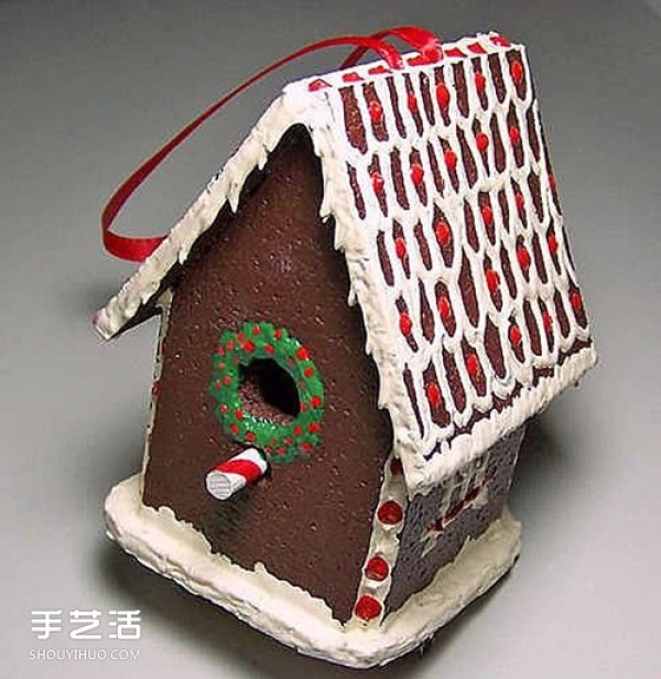 How to make a Christmas gingerbread house and illustrate how to make a DIY gingerbread house