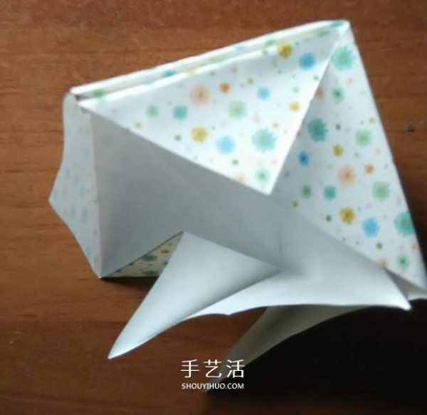 Fun magic box folding diagram and folding steps of a shrinkable box