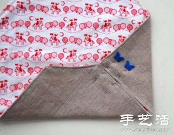 Handmade fabric envelope to convey love