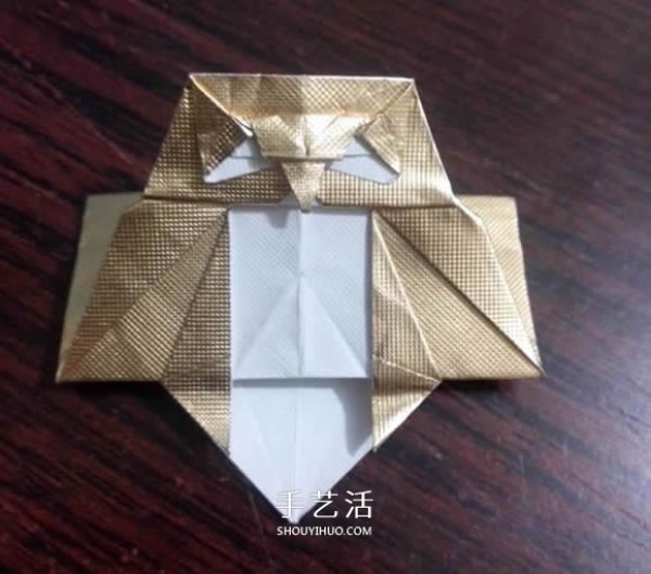 Using cigarette box paper waste and making origami three-dimensional owl illustration step-by-step