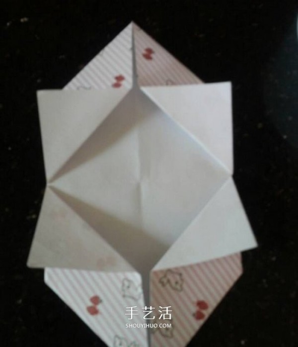 How to fold a special paper box and how to fold a four-leaf clover box