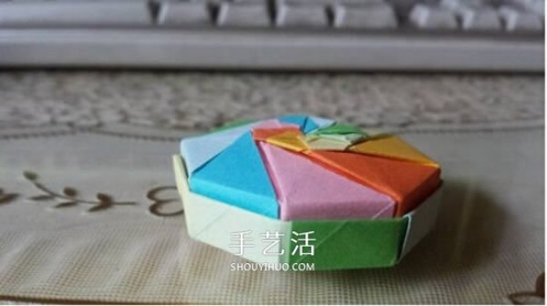 How to fold an octagonal paper box and illustrate the steps for making an origami rainbow box