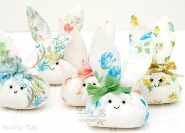 Illustration of how to make cute roly-poly rabbits by hand using non-woven fabrics