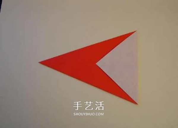 How to make an origami Christmas hat and illustrate the folding steps of a simple Christmas hat