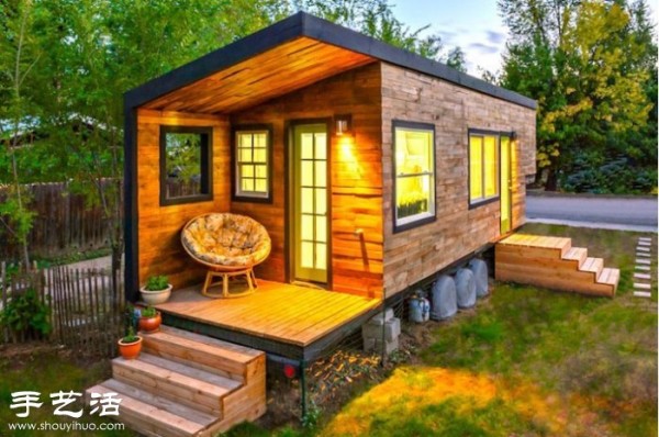 Look at the cozy cabin built by American architects on a flatbed trailer