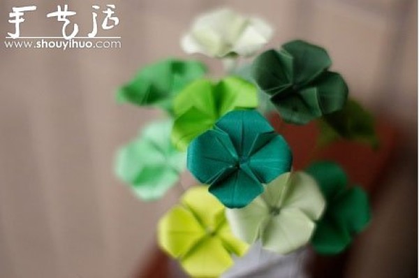 How to make origami with a four-leaf clover