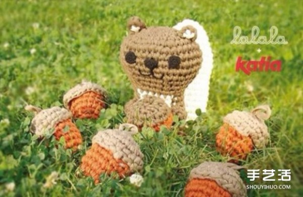 Illustrated tutorial on crocheting cute squirrels and pine cone dolls with stitches