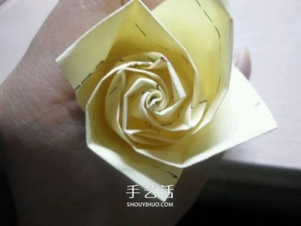 How to fold a rose with a diagram and the folding method of a rose is simple and easy to learn