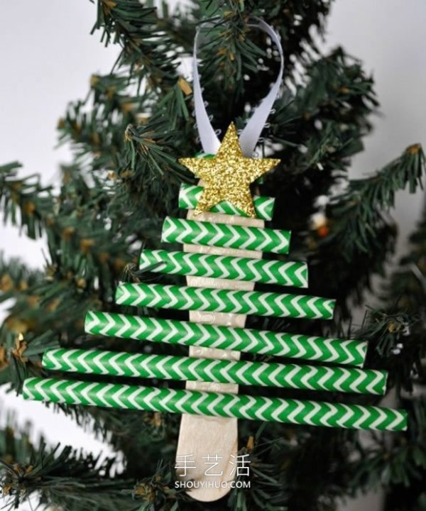 Tutorial on how to make a Christmas tree with paper straws in kindergarten