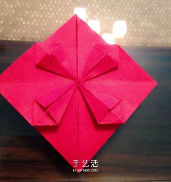 How to fold a heart with a happy heart, origami with an illustrated tutorial of "heart in full bloom" border="0" width="580" height="773 " src="https://img.111diy.com/timthumb.php?src=/d/file/20220112/jb0cj5vpiru.jpg" /></p>
<p>AgainFold it like the picture above. </p>
<p align="center"><img alt="How to fold an elated heart origami heart Illustrated tutorial"  alt=