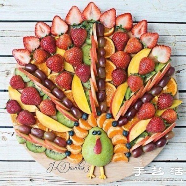 Super artistic fruit platter DIY