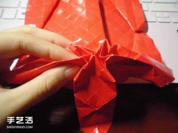 Kissing Fish Origami Illustration of the Super Complex Heart Folding Process