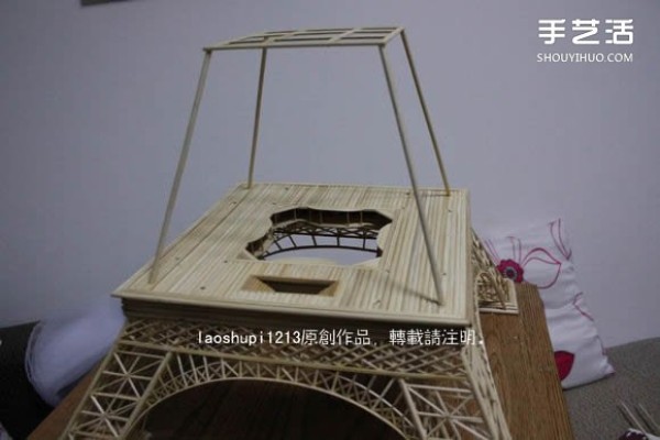 A detailed illustrated tutorial on making a model of the Eiffel Tower using chopsticks and bamboo skewers