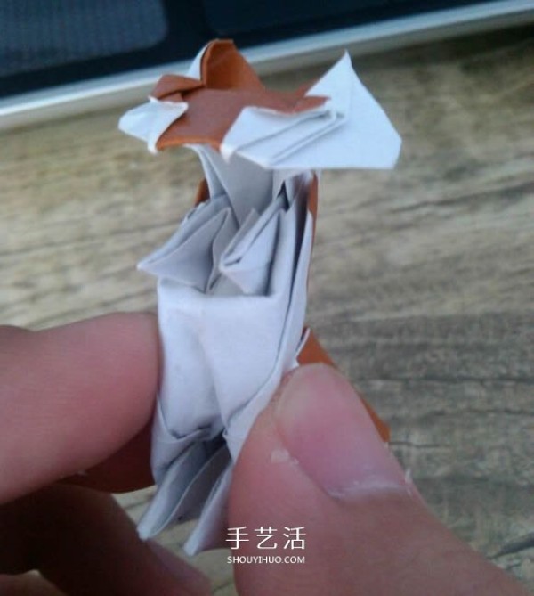 The origami method of complex small animal origami 3D squirrel with CP diagram