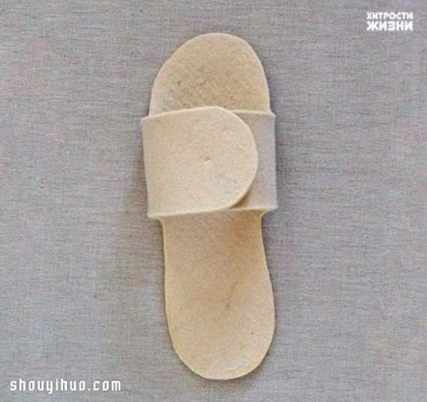 Illustrated tutorial on handmade home slippers with simple non-woven fabric art