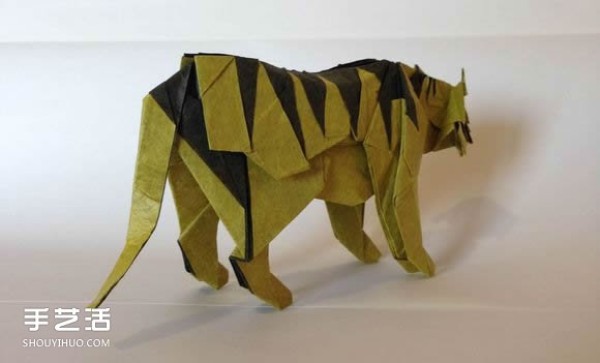 Nakamura Kaedoras origami tutorial with detailed origami illustrations of a three-dimensional tiger