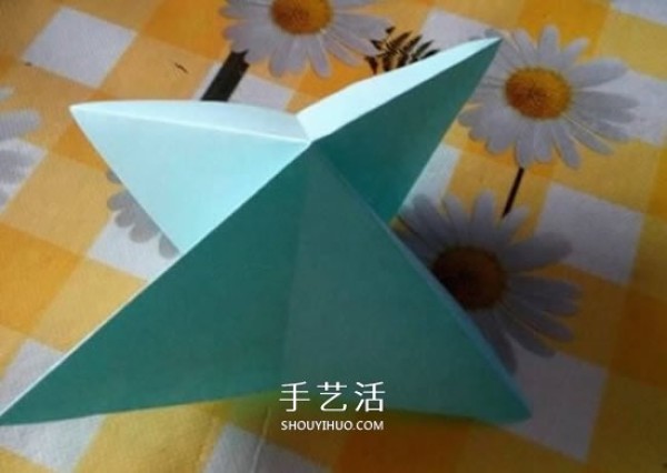 How to Fold Lily Flowers Illustrated Tutorial Process Steps of Origami Lily