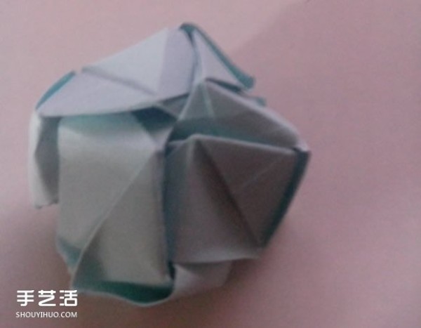 How to fold a paper rose, step by step, handmade three-dimensional rose origami illustration