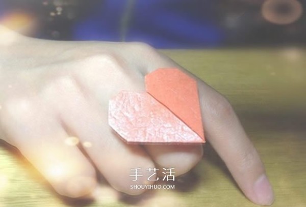 Tutorial on how to fold a love ring and how to fold a heart-shaped ring