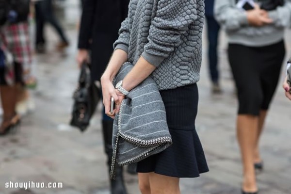 Irresistibly fashionable Oversize clutch