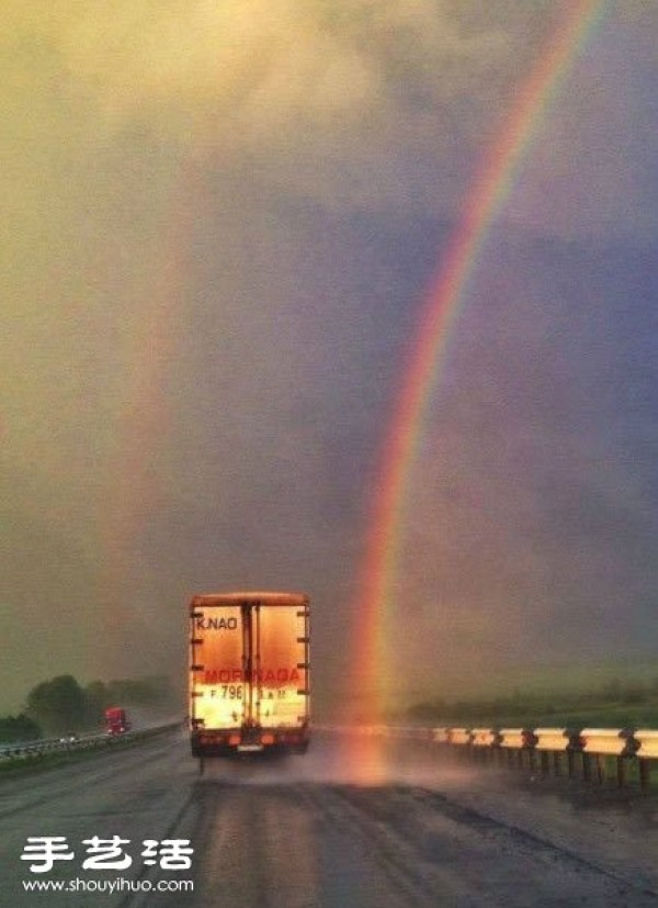 Driving at the starting point of the rainbow, so cool! 