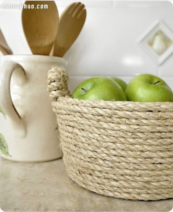 Hemp ropes transforms waste plastic baskets into handmade DIY storage baskets