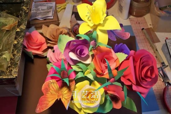 How to make cardboard roses and illustrate how to make simple colored paper roses