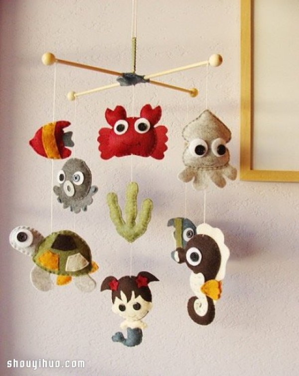 Super cute non-woven wind chime trinkets, babies will definitely love it