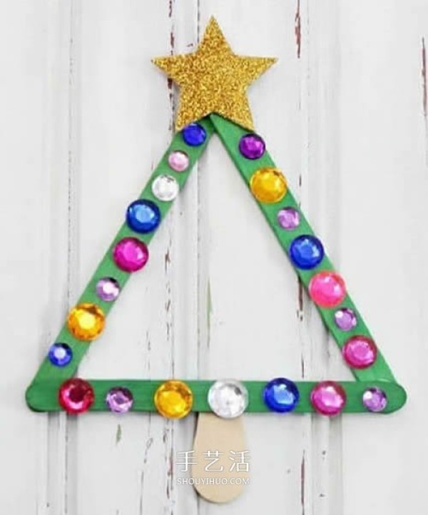 Tutorial on making a Christmas tree from waste materials, Christmas tree decorations are made with ice cream sticks