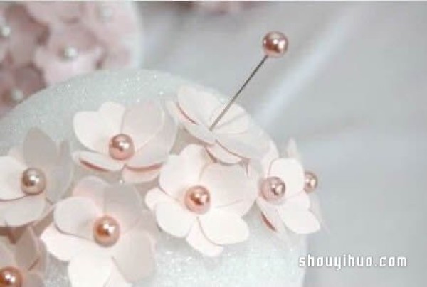 Super simple DIY handmade illustrated tutorial of beautiful decorative flower balls