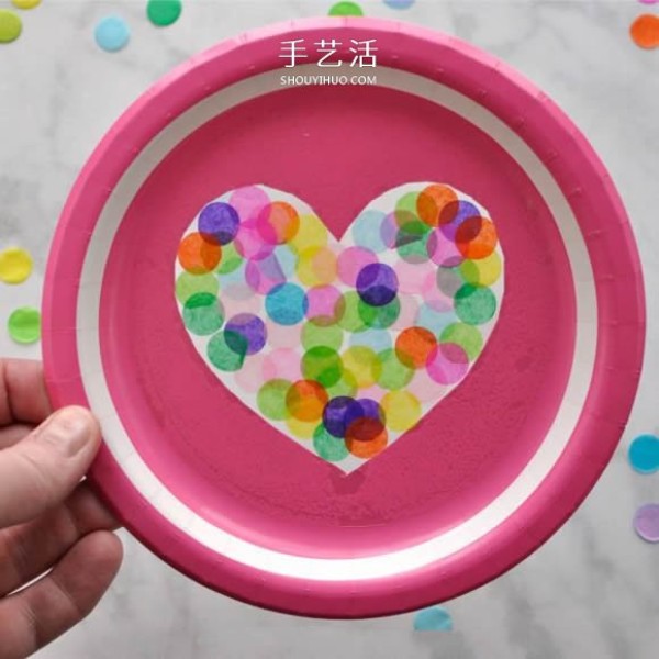 Use paper plates to make Valentines Day love ornaments in just a few simple steps! 