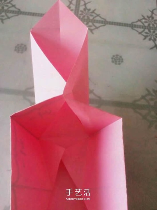 Valentines Day gift box origami illustration, how to fold a beautiful Korean rose gift box