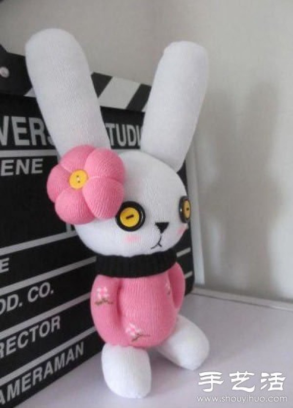 Use socks to DIY handmade cute fabric doll rabbit