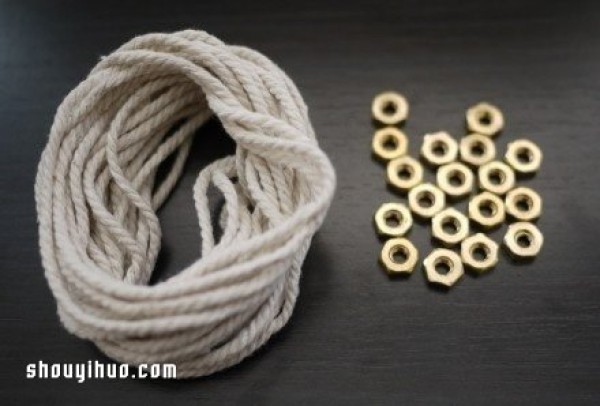 Illustration of how to knit a punk style bracelet using nuts! 