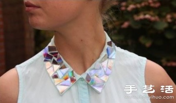 Handmade shiny collars using discarded CDs